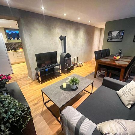 Two-Bedroom City Apartment With Fire Place, Free Parking And Fjordview Terrace - Calm And Central Ålesund Exterior photo