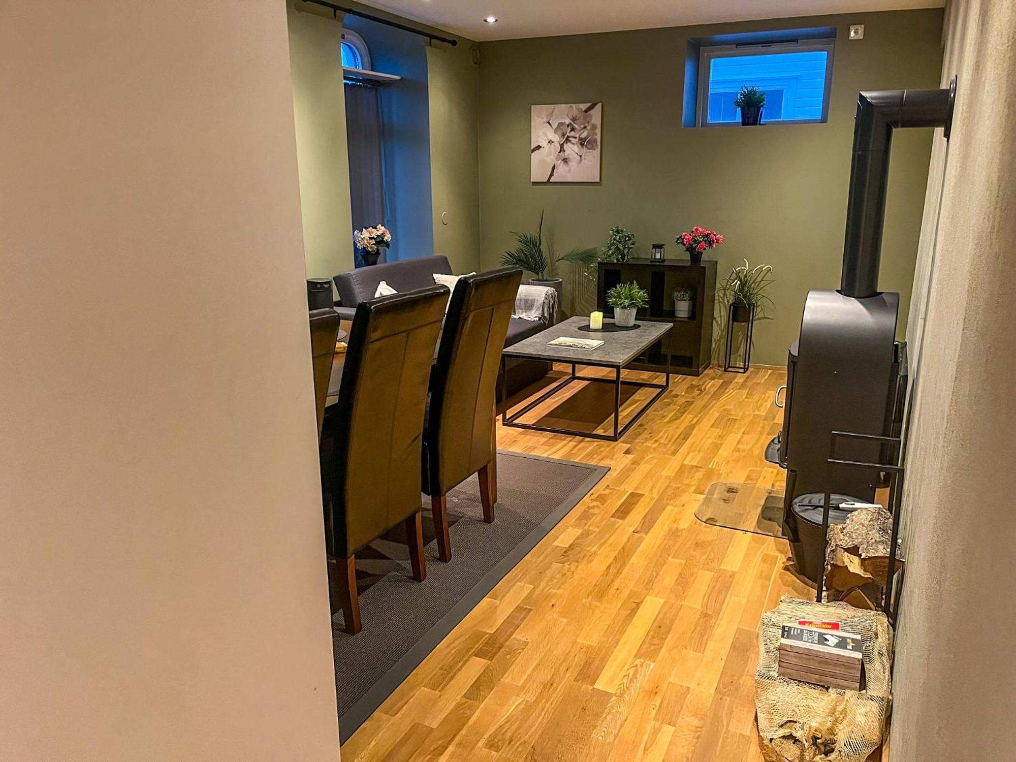 Two-Bedroom City Apartment With Fire Place, Free Parking And Fjordview Terrace - Calm And Central Ålesund Exterior photo