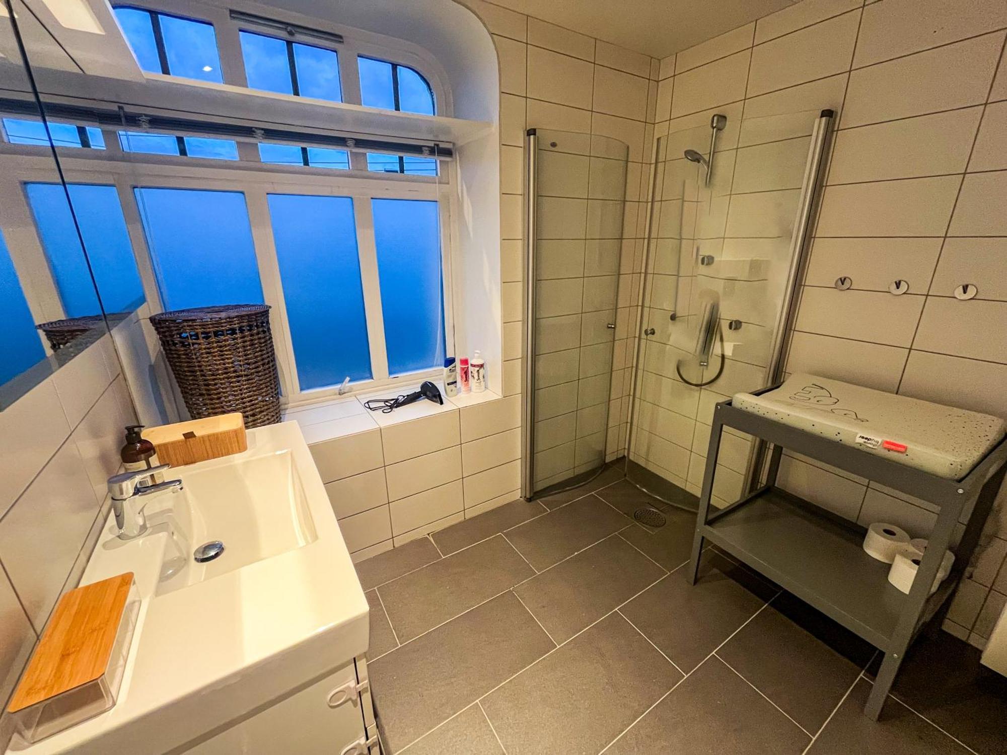 Two-Bedroom City Apartment With Fire Place, Free Parking And Fjordview Terrace - Calm And Central Ålesund Exterior photo