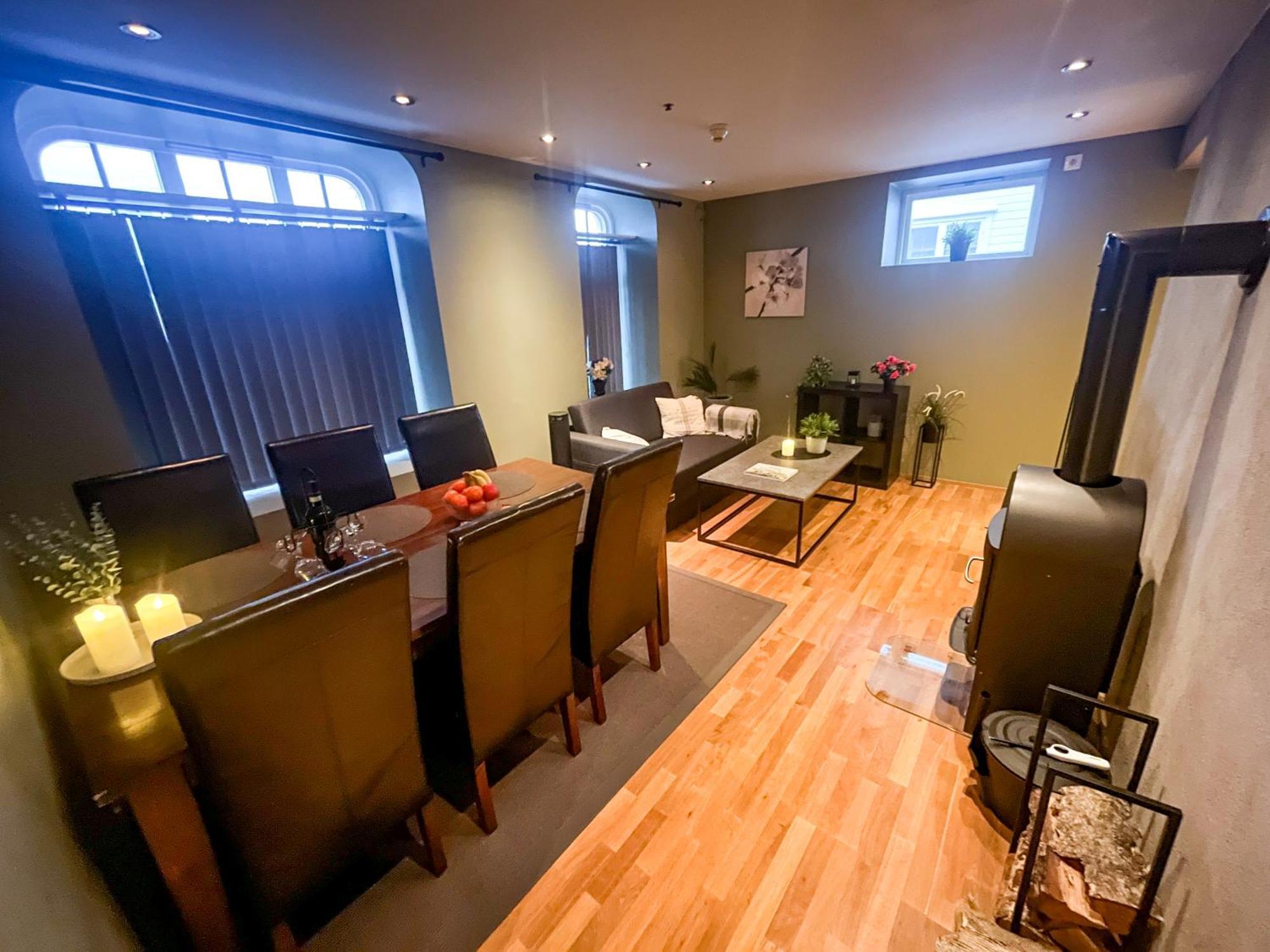 Two-Bedroom City Apartment With Fire Place, Free Parking And Fjordview Terrace - Calm And Central Ålesund Exterior photo
